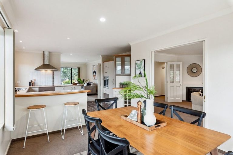 Photo of property in 26 Quadrant Heights, Paraparaumu, 5032