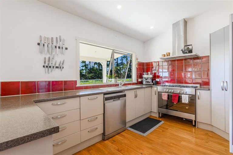 Photo of property in 135c Hutchinson Road, Helensville, 0875