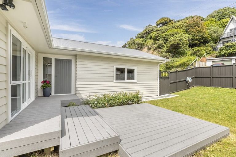 Photo of property in 60 Airlie Road, Plimmerton, Porirua, 5026