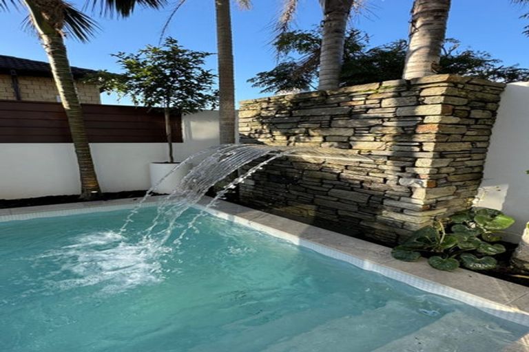 Photo of property in 25 Compass Way, Half Moon Bay, Auckland, 2012