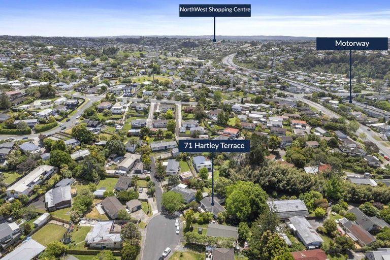 Photo of property in 71 Hartley Terrace, Massey, Auckland, 0614