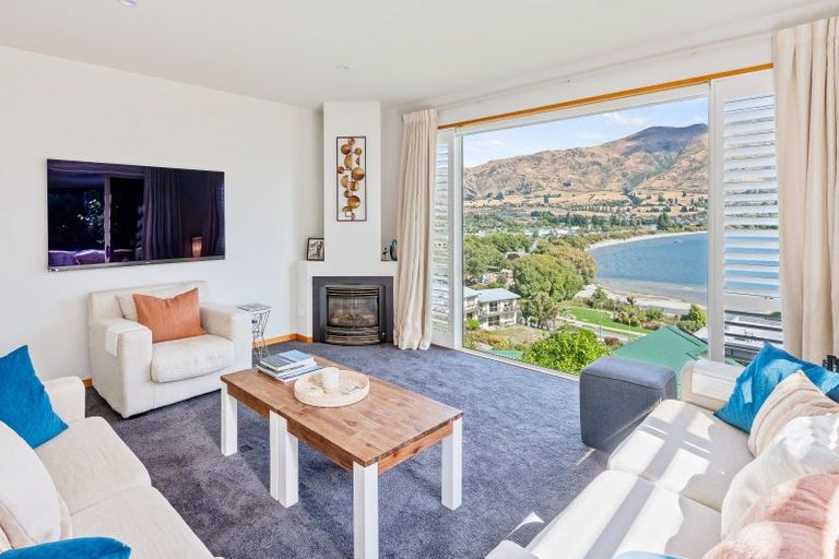 Photo of property in 32 Lismore Street, Wanaka, 9305
