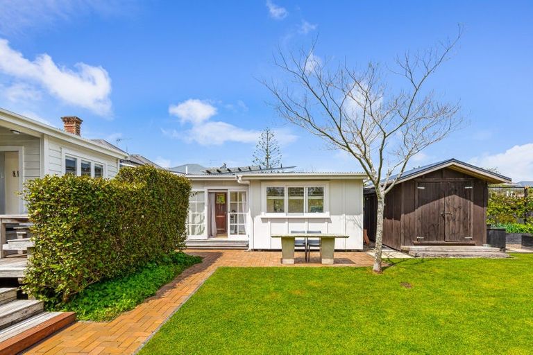 Photo of property in 203 Victoria Road, Devonport, Auckland, 0624