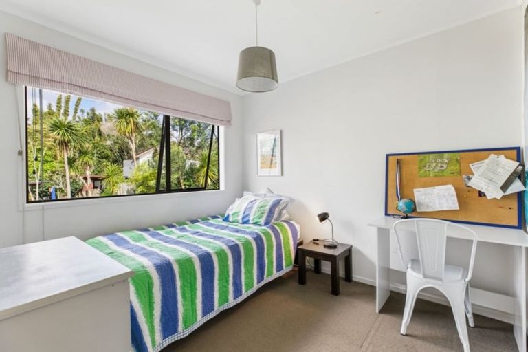 Photo of property in 30 Hydra Place, Glen Eden, Auckland, 0602