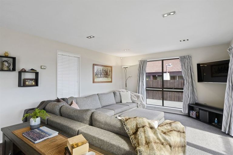 Photo of property in 12 O'halloran Drive, Halswell, Christchurch, 8025