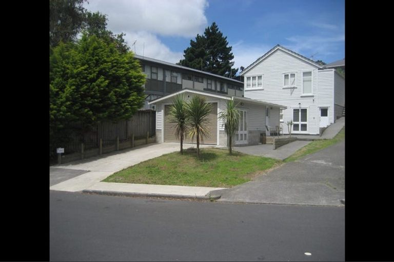 Photo of property in 5 Don Croot Street, Morningside, Auckland, 1021