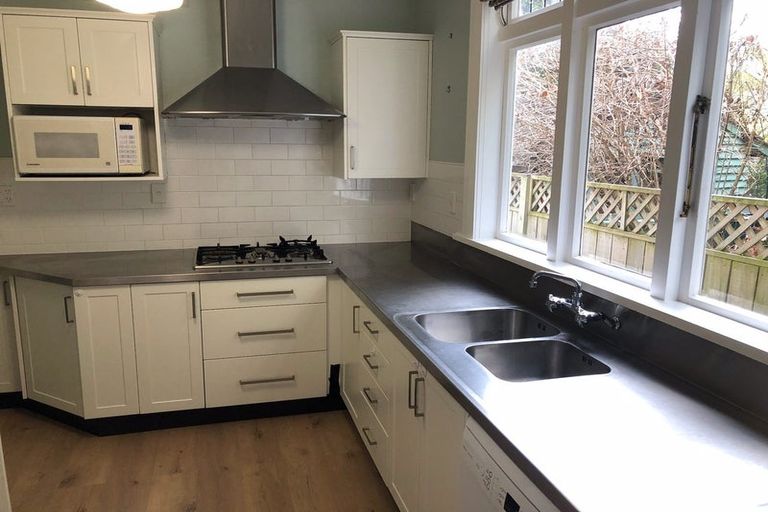 Photo of property in 353 Muritai Road, Eastbourne, Lower Hutt, 5013