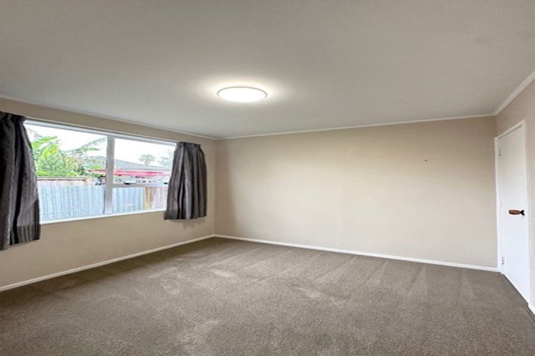 Photo of property in 1/6 Penion Drive, Flat Bush, Auckland, 2023