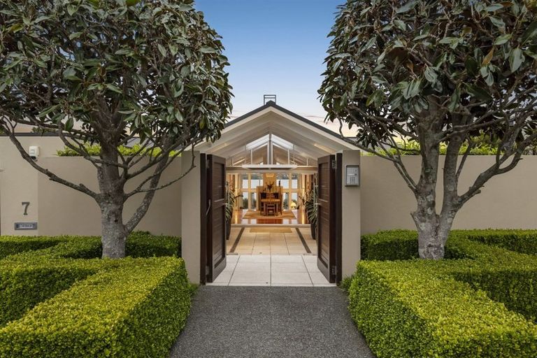 Photo of property in 7 Eric Price Avenue, Takapuna, Auckland, 0620