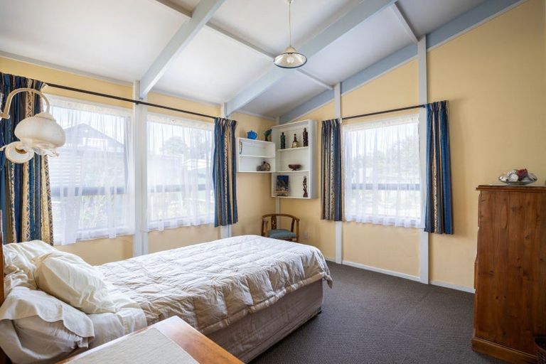 Photo of property in 30 Takiroa Street, Urenui, 4375