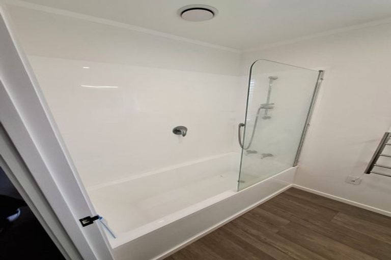 Photo of property in 30 Faith Bullock Place, New Lynn, Auckland, 0600