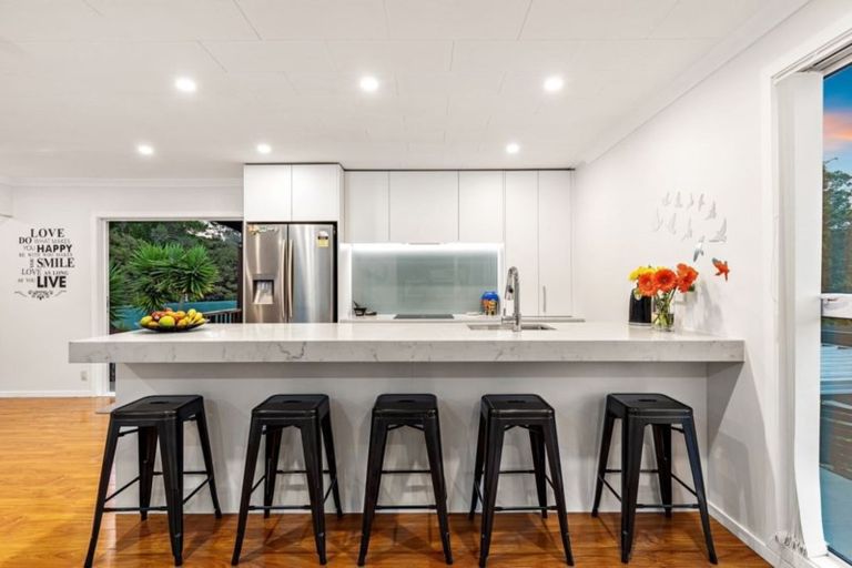 Photo of property in 53 Allington Road, Massey, Auckland, 0614