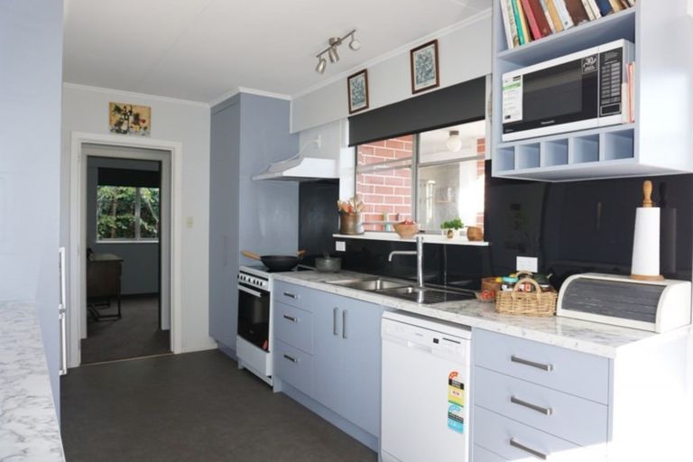 Photo of property in 24 Liverpool Street, Levin, 5510