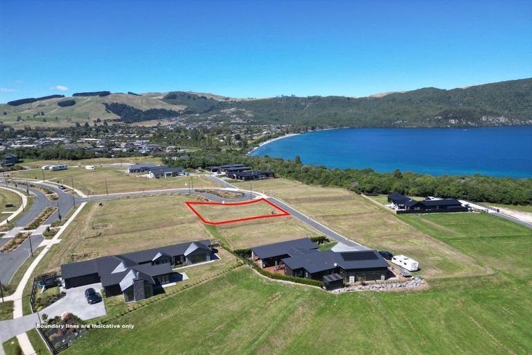 Photo of property in 4 Broadleaf Way, Kinloch, 3377