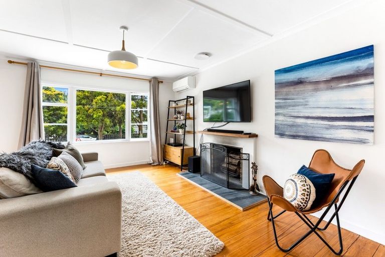 Photo of property in 39 Rawhiti Street, Stokes Valley, Lower Hutt, 5019