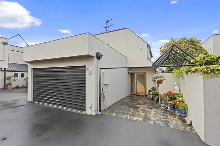 Photo of property in 1/33 Holly Road, St Albans, Christchurch, 8014
