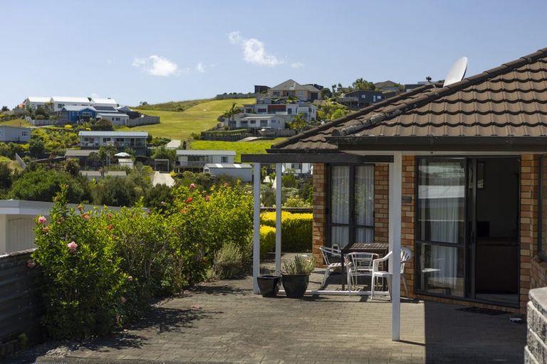Photo of property in 4 Protea Drive, Cable Bay, 0420