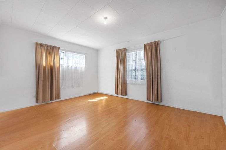 Photo of property in 391 Roscommon Road, Clendon Park, Auckland, 2103