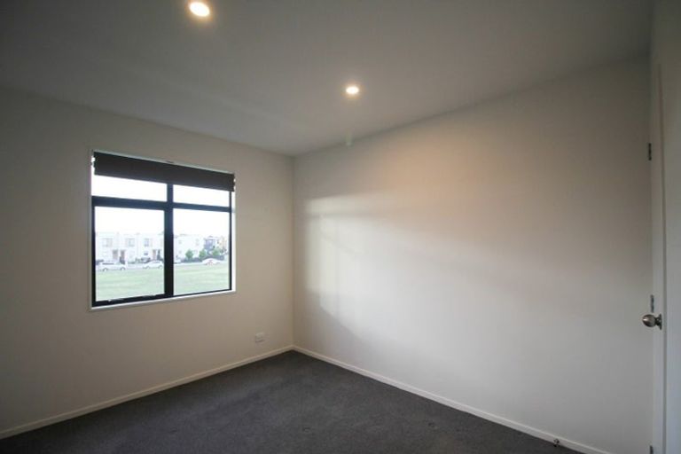 Photo of property in 21 Alliance Lane, Papakura, 2110
