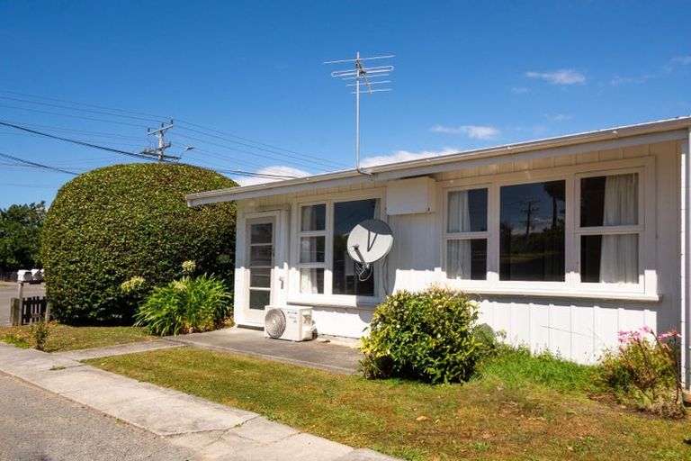 Photo of property in 51 Hutcheson Street, Mayfield, Blenheim, 7201