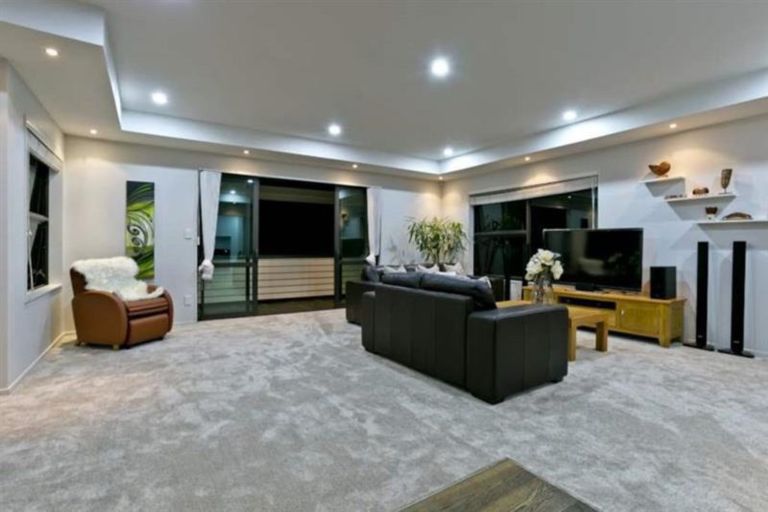 Photo of property in 158b East Coast Road, Forrest Hill, Auckland, 0620