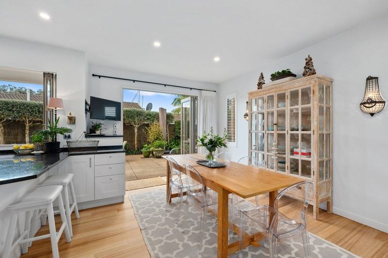 Photo of property in 1/13 Milford Road, Milford, Auckland, 0620