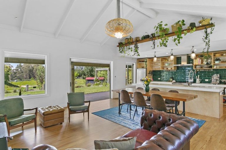 Photo of property in 1/142 Mapara Road, Acacia Bay, Taupo, 3385