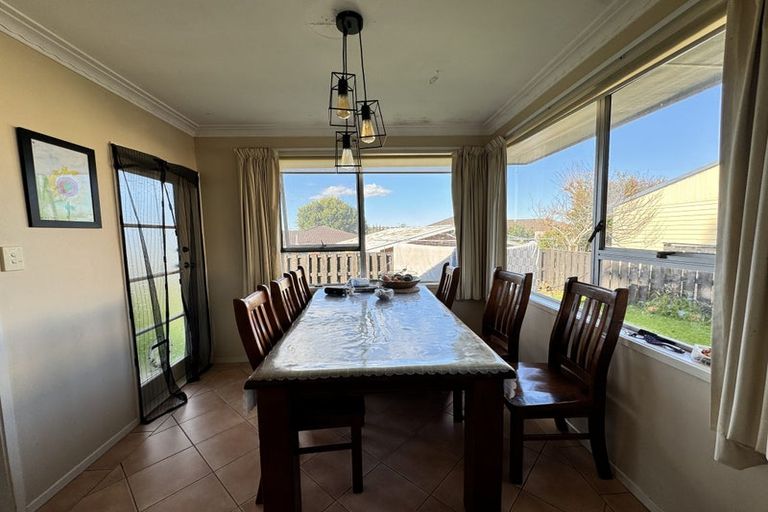 Photo of property in 18 Luton Avenue, Sunnyhills, Auckland, 2010