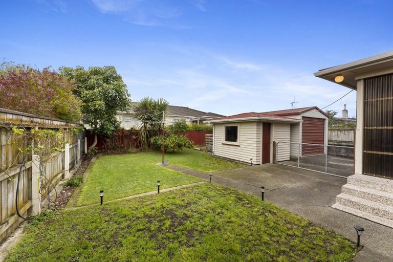 Photo of property in 607 Queen Street East, Levin, 5510