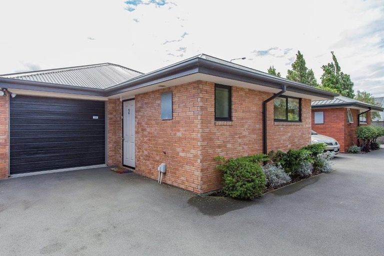 Photo of property in 2/85 Yaldhurst Road, Sockburn, Christchurch, 8042