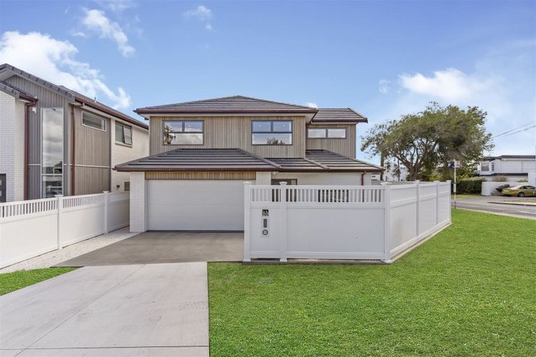 Photo of property in 20 Lynton Road, Bucklands Beach, Auckland, 2012
