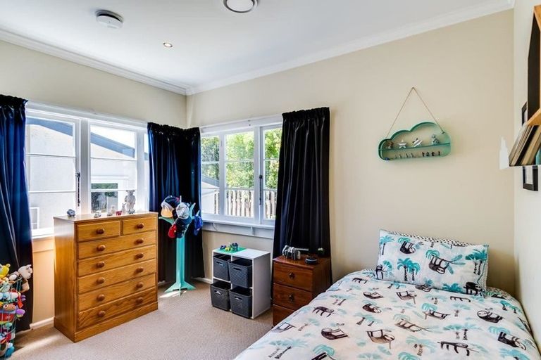 Photo of property in 18 Anderson Road, Taradale, Napier, 4112