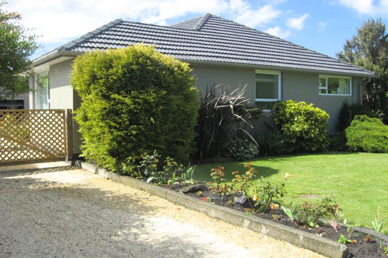 Photo of property in 34 Barnes Road, Redwood, Christchurch, 8051