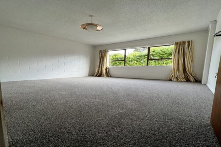 Photo of property in 1/17 Glenvar Road, Torbay, Auckland, 0630