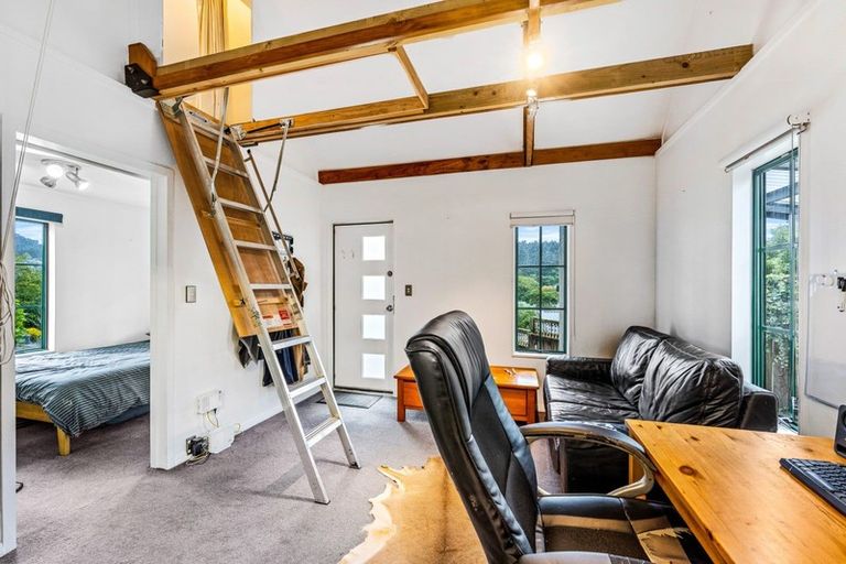 Photo of property in 2/9 Montgomery Street, Stokes Valley, Lower Hutt, 5019