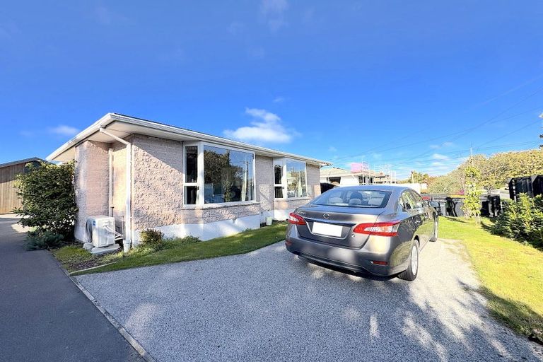Photo of property in 28 Appleby Crescent, Burnside, Christchurch, 8053