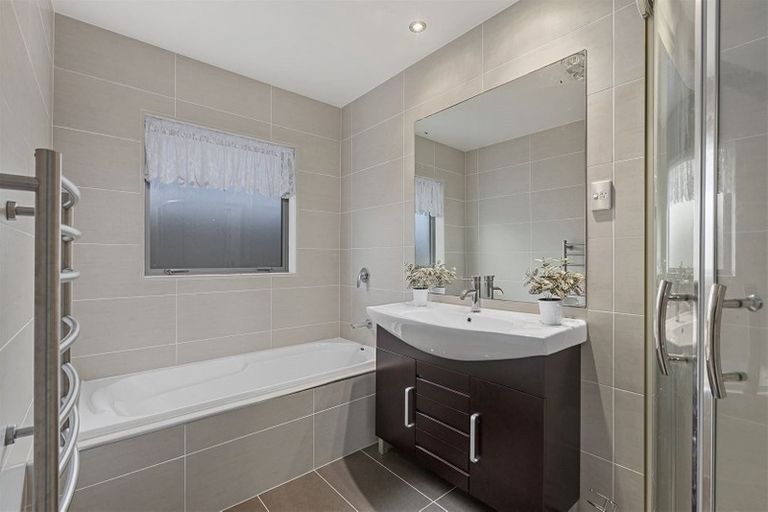 Photo of property in 5 Northbrook Close, Greenhithe, Auckland, 0632