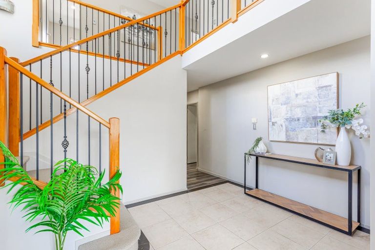 Photo of property in 12 Kunzea Place, Greenhithe, Auckland, 0632