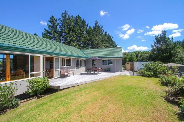 Photo of property in 47 Pinetone Road, Kumeu, 0892