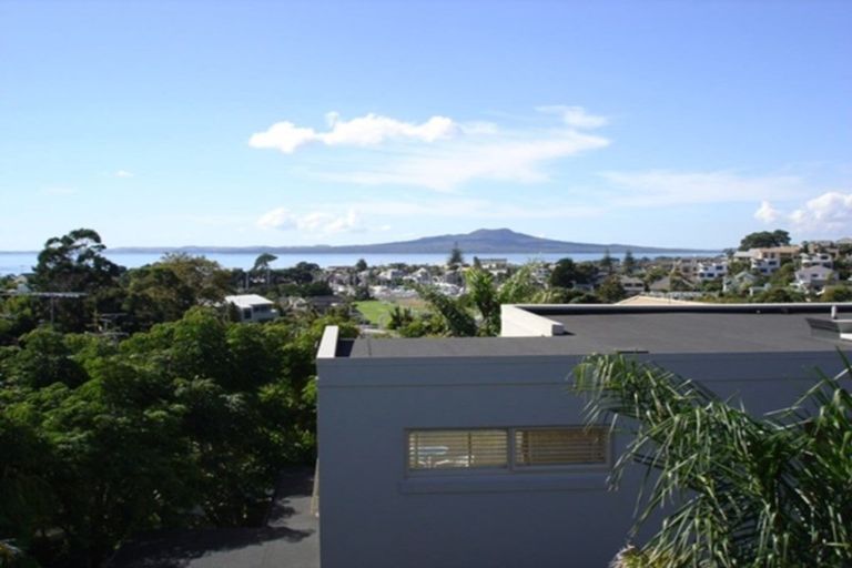 Photo of property in 28b Bevyn Street, Castor Bay, Auckland, 0620