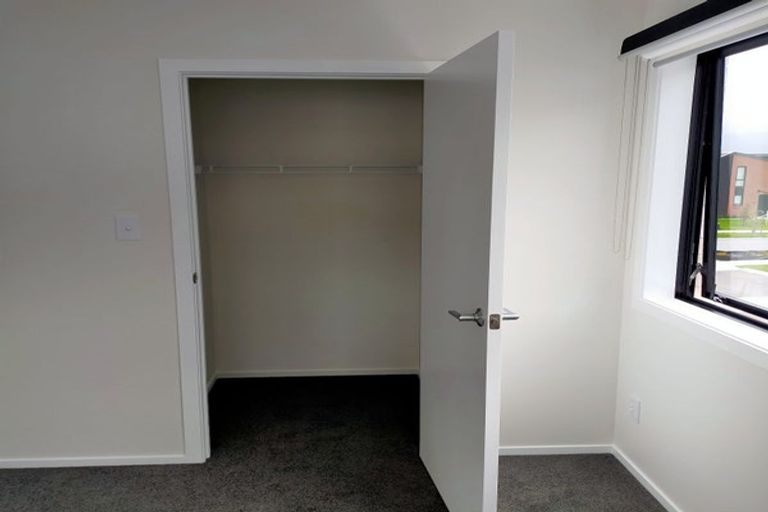 Photo of property in 4 Desert Gold Lane, Wallaceville, Upper Hutt, 5018