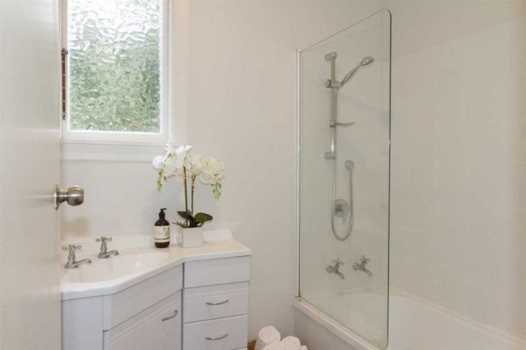 Photo of property in 72 Marriotts Road, North New Brighton, Christchurch, 8083