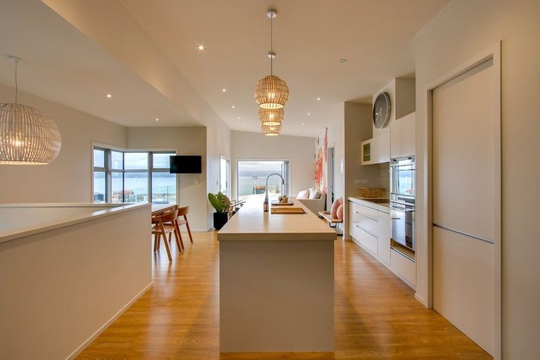 Photo of property in 16 Hornsey Road, Bluff Hill, Napier, 4110