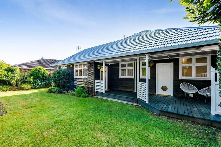 Photo of property in 48 Karina Road, Merrilands, New Plymouth, 4312