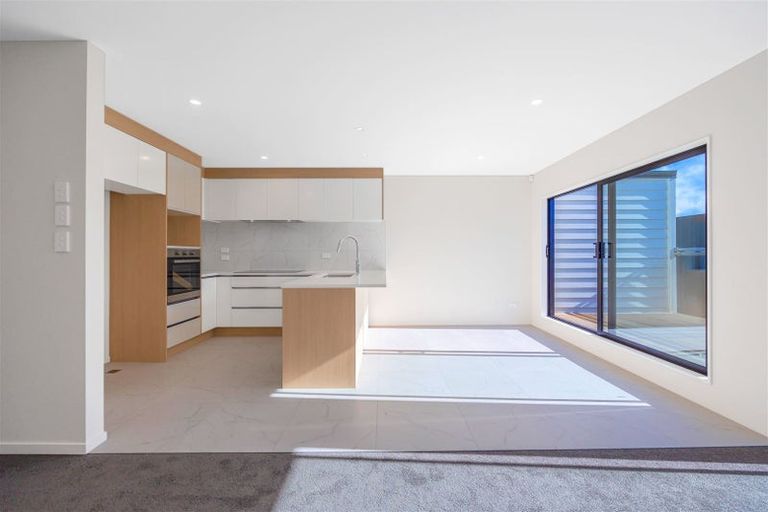 Photo of property in 15 Korokio Lane, Henderson, Auckland, 0612