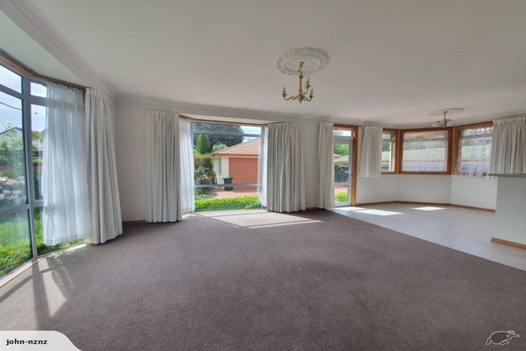 Photo of property in 74 Straven Road, Fendalton, Christchurch, 8014