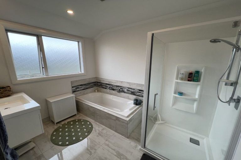 Photo of property in 89 Johnstone Drive, Fitzherbert, Palmerston North, 4410