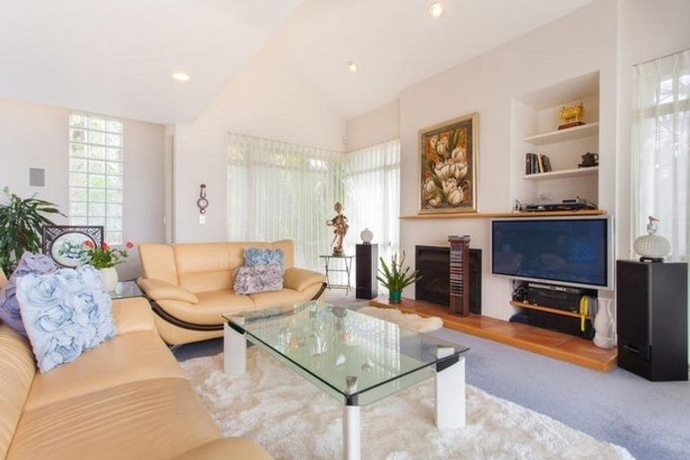Photo of property in 34 King Richard Place, Browns Bay, Auckland, 0630