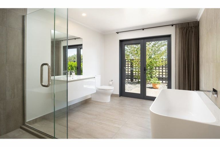 Photo of property in 12 Dry Hills Rise, Riverlands, Blenheim, 7274