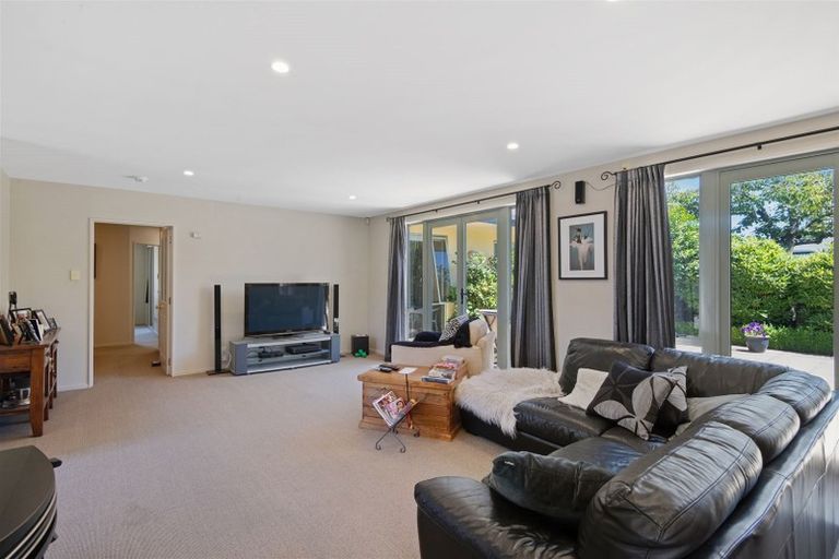 Photo of property in 17 Withells Road, Avonhead, Christchurch, 8042